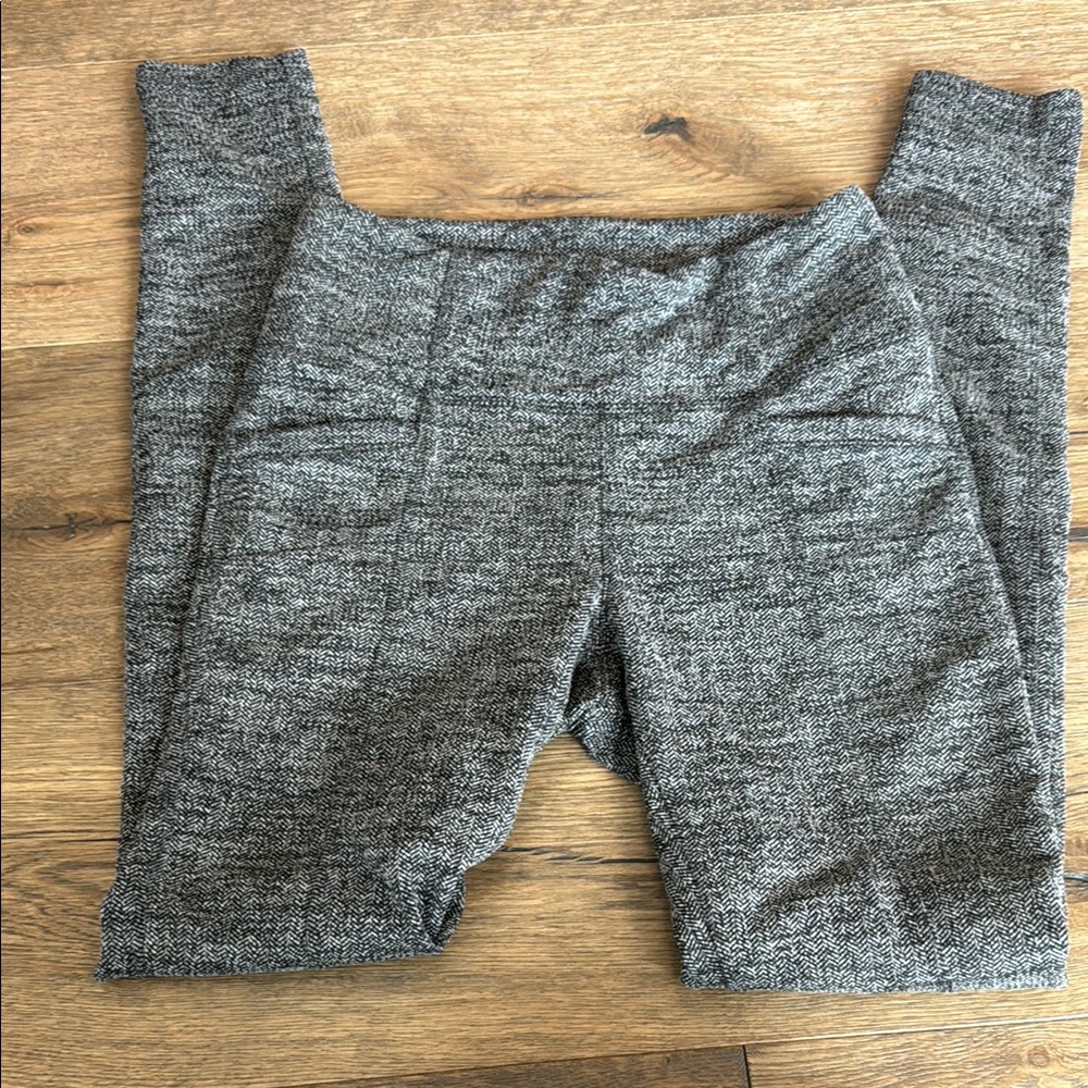 Athleta black and grey herringbone leggings - size XS